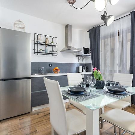 Apartments Ariana Umag Extérieur photo