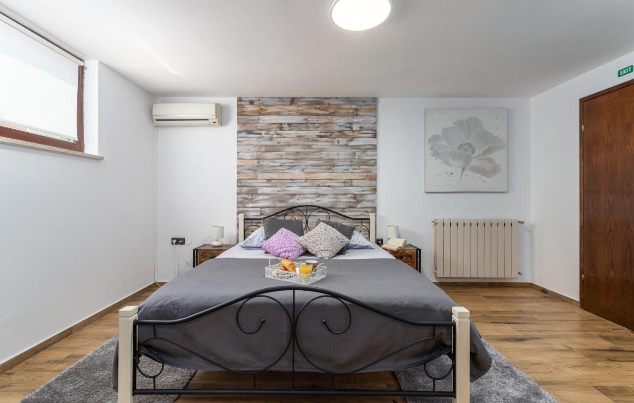 Apartments Ariana Umag Extérieur photo
