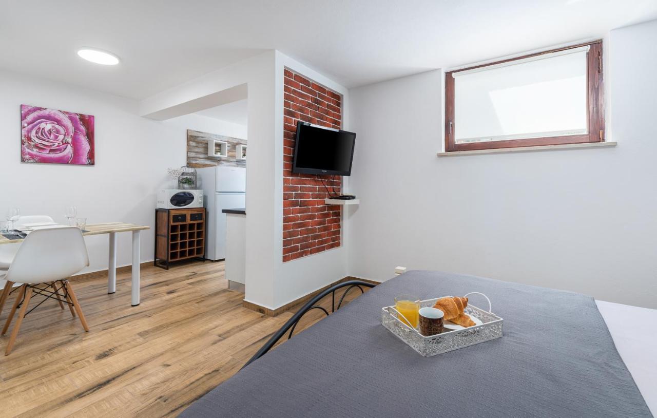Apartments Ariana Umag Extérieur photo