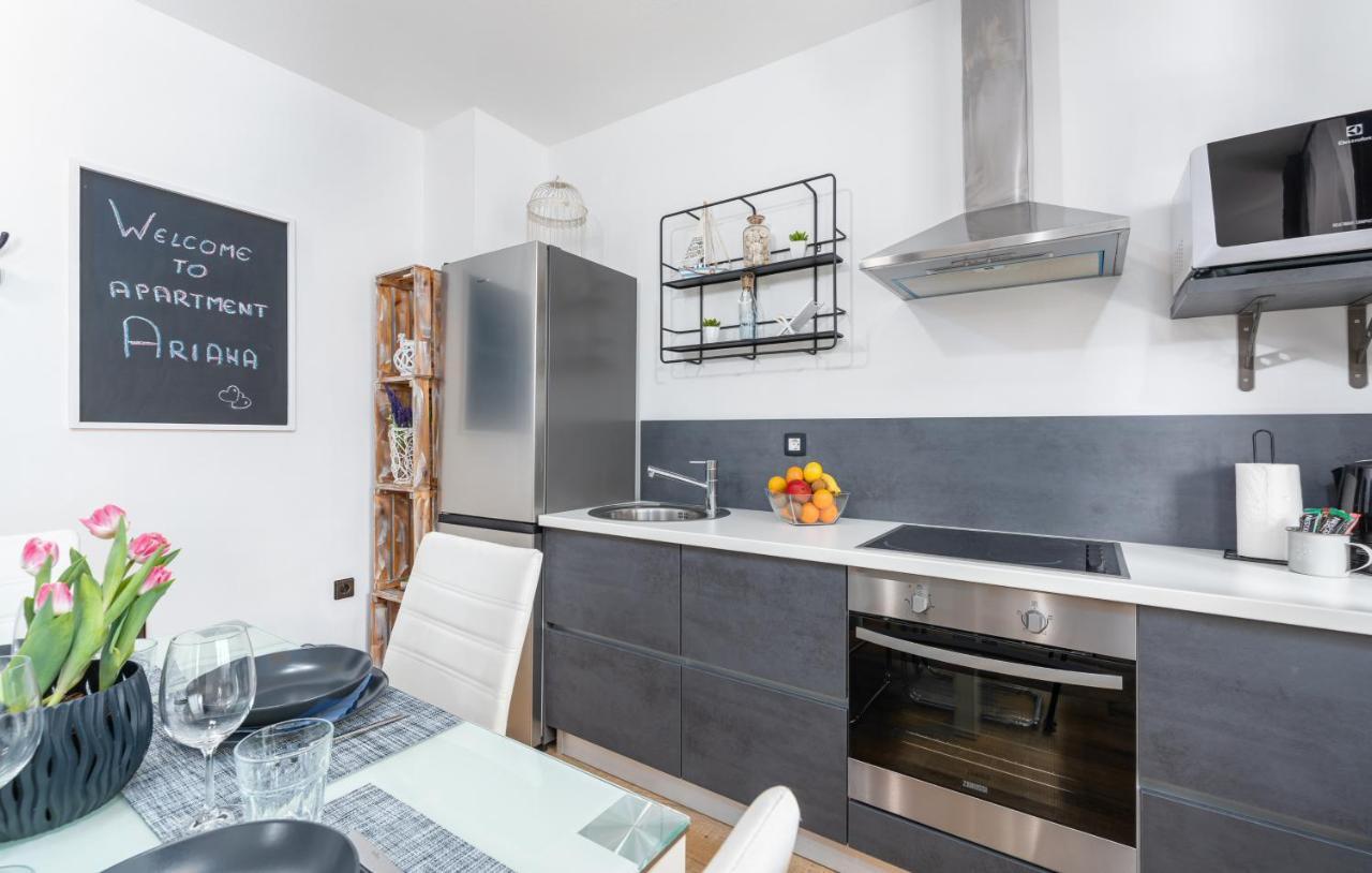 Apartments Ariana Umag Extérieur photo