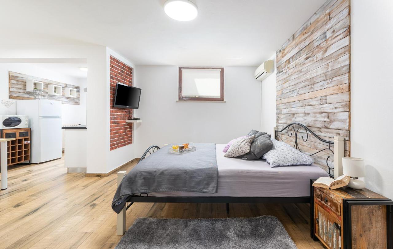 Apartments Ariana Umag Extérieur photo